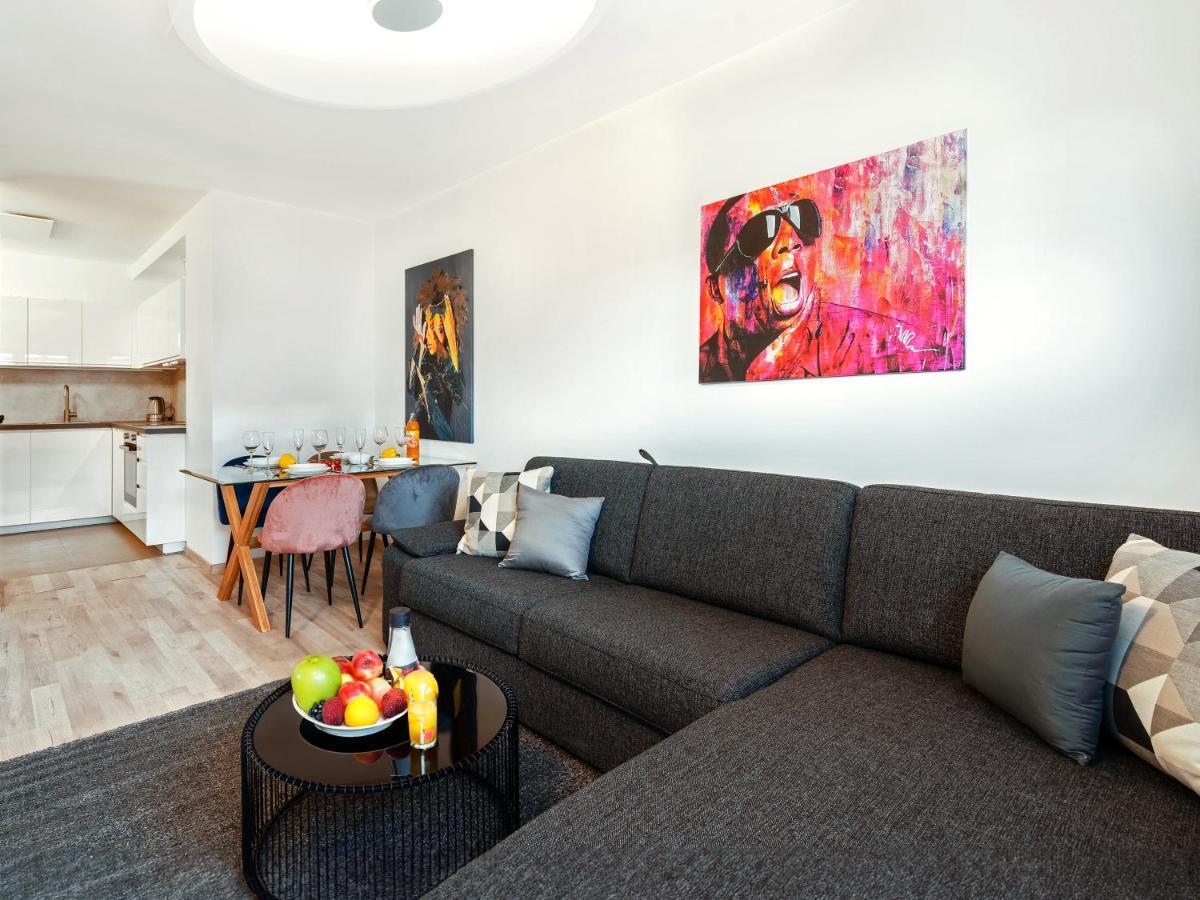Sky9 Apartments Stadthalle Виена Екстериор снимка