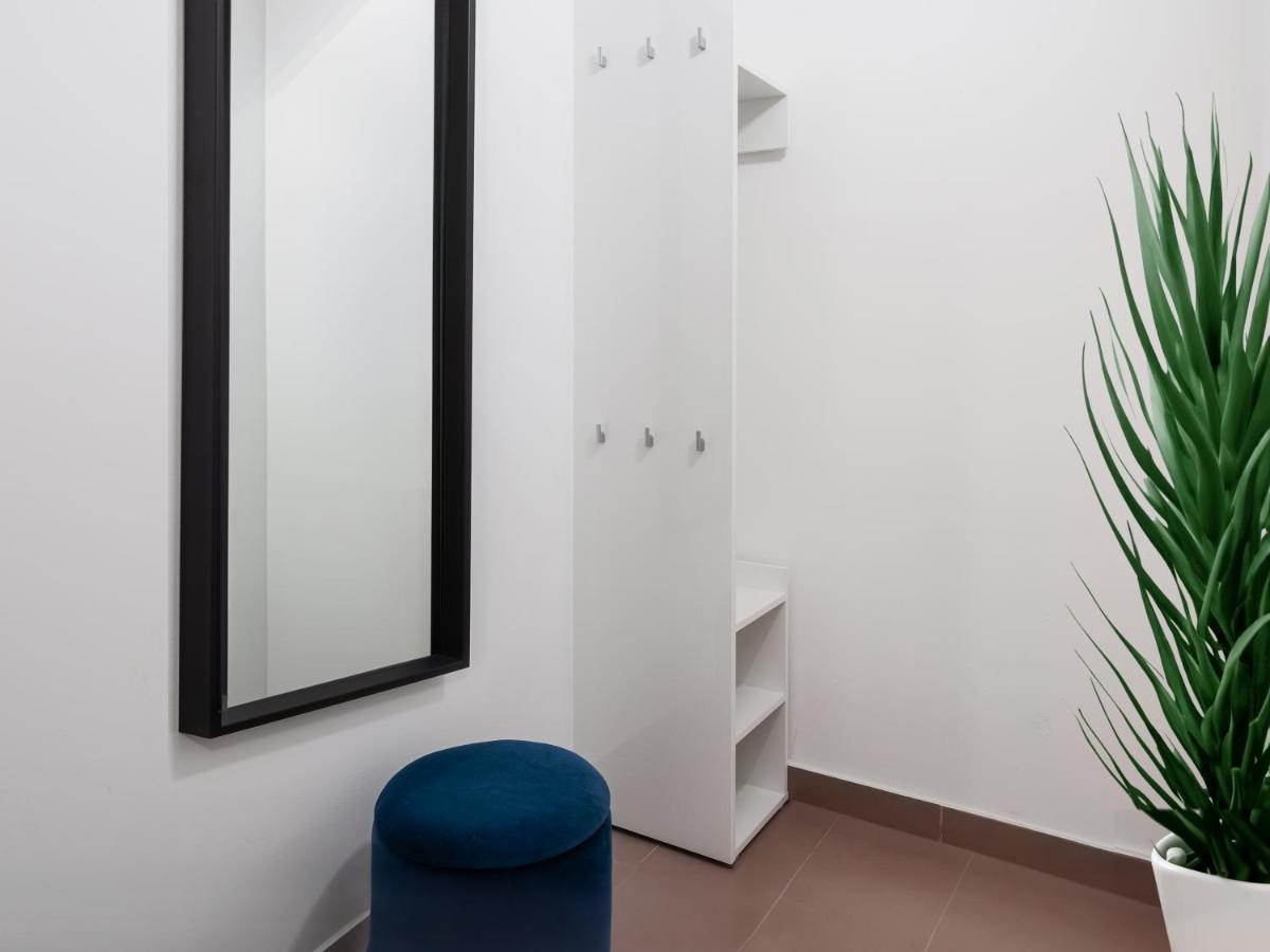Sky9 Apartments Stadthalle Виена Екстериор снимка