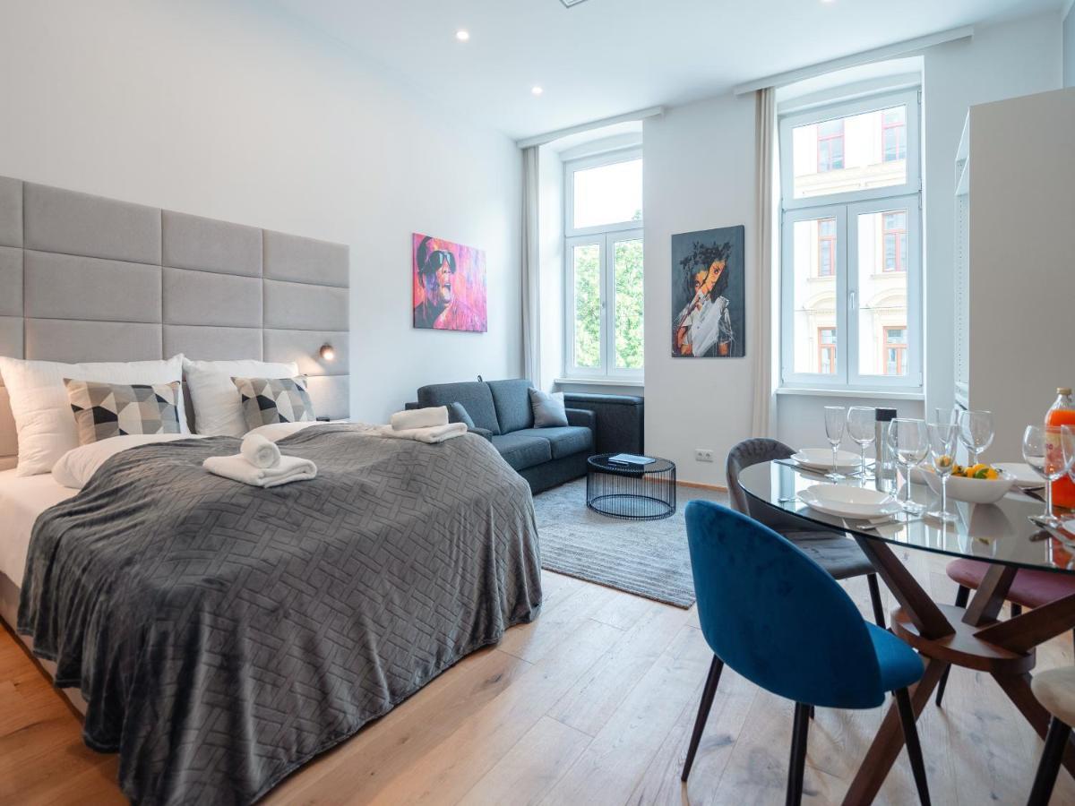 Sky9 Apartments Stadthalle Виена Екстериор снимка