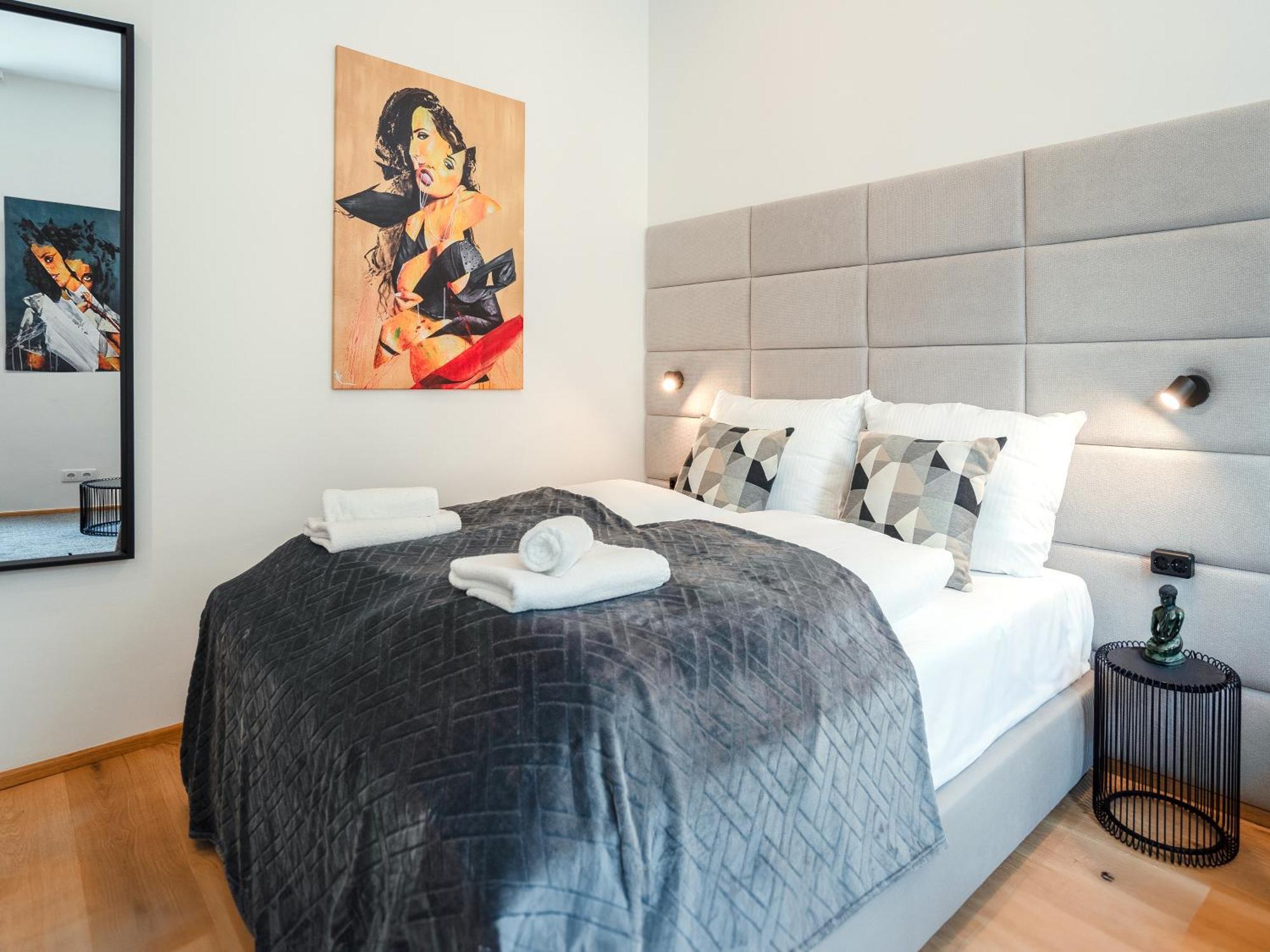 Sky9 Apartments Stadthalle Виена Екстериор снимка